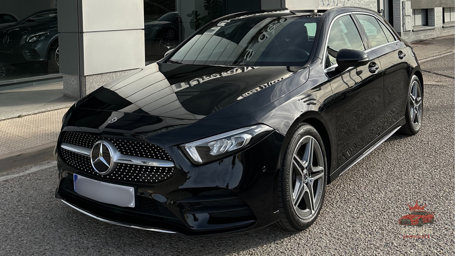 Mercedes Clase A 180 negro importado con garantía Torque Syndicate